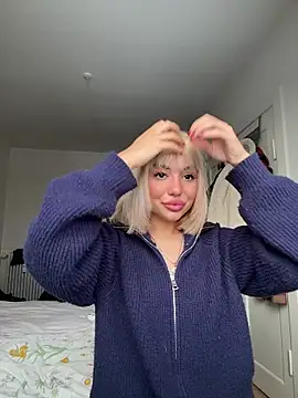 Snapshot of SilkyMira chatting on January 7, 2026, 1:02 pm SilkyMira online show from January 7, 2026, 1:02 pm