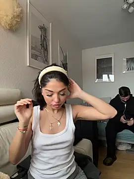 Snapshot of SilkyMira chatting on February 12, 2026, 11:27 am SilkyMira online show from February 12, 2026, 11:27 am