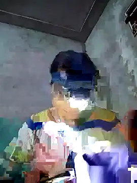 honey-kis online show from December 17, 2025, 12:00 pm