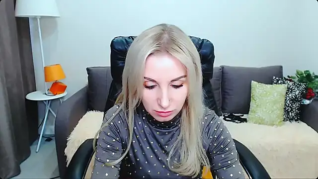 Snapshot of Hanna--Sweet chatting on March 7, 2026, 9:17 am Hanna--Sweet online show from March 7, 2026, 9:17 am