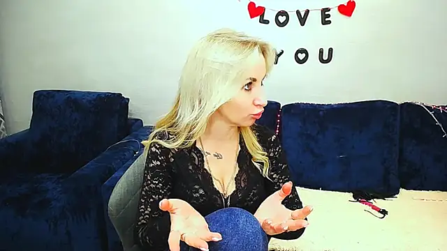 Snapshot of Hanna--Sweet chatting on March 22, 2026, 10:51 am Hanna--Sweet online show from March 22, 2026, 10:51 am
