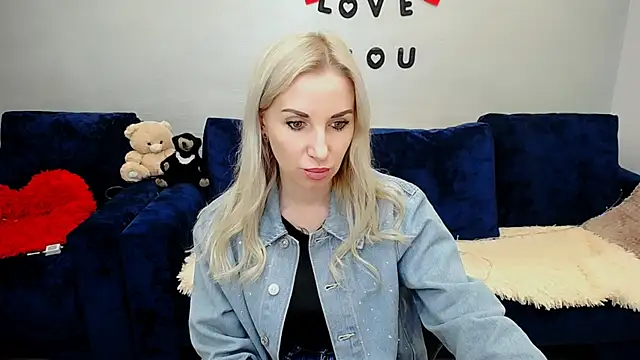 Snapshot of Hanna--Sweet chatting on April 15, 2026, 11:28 am Hanna--Sweet online show from April 15, 2026, 11:28 am