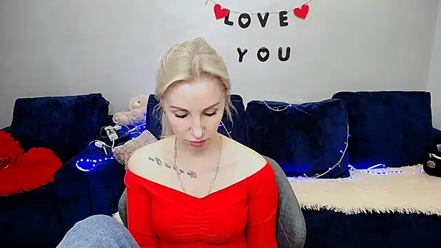 Snapshot of Hanna--Sweet chatting on April 18, 2026, 2:32 pm Hanna--Sweet online show from April 18, 2026, 2:32 pm