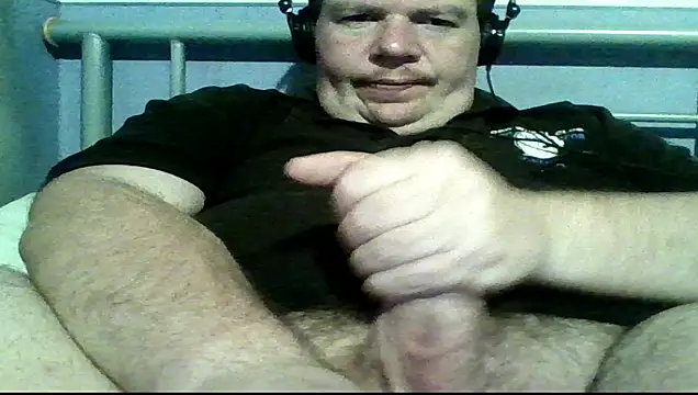 mrhardcock12 online show from February 12, 2026, 9:10 pm