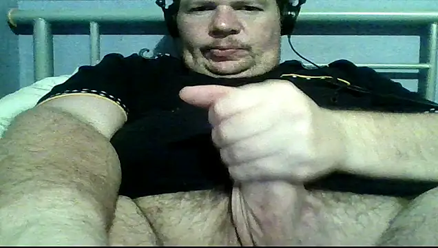 Snapshot of mrhardcock12 chatting on February 21, 2026, 11:28 pm mrhardcock12 online show from February 21, 2026, 11:28 pm