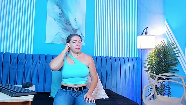 Snapshot of dahianeconnor chatting on March 20, 2026, 11:48 am dahianeconnor online show from March 20, 2026, 11:48 am