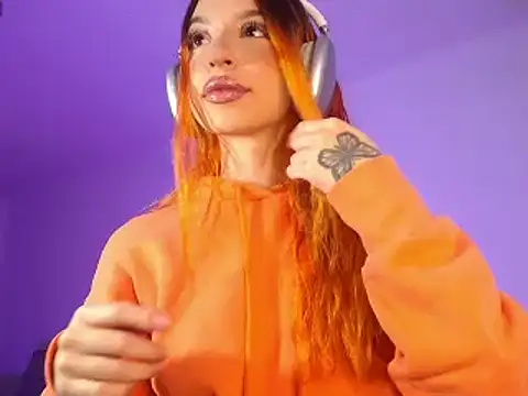 Snapshot of alina_lee chatting on January 10, 2026, 2:02 am alina lee online show from January 10, 2026, 2:02 am