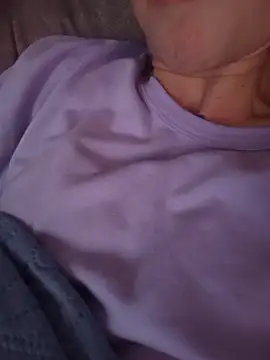 Snapshot of alina_lee chatting on January 18, 2026, 10:57 pm alina lee online show from January 18, 2026, 10:57 pm