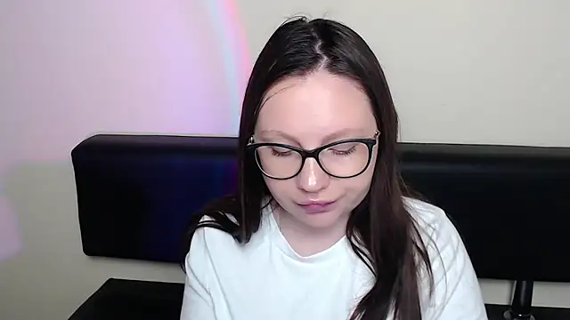 Snapshot of LiliaErmi chatting on June 3, 2026, 6:49 am LiliaErmi online show from June 3, 2026, 6:49 am