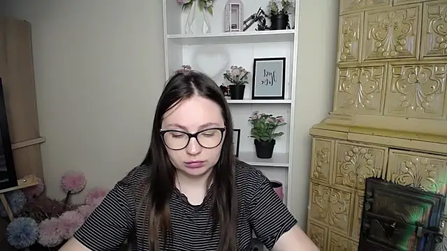 Snapshot of LiliaErmi chatting on June 14, 2026, 6:59 am LiliaErmi online show from June 14, 2026, 6:59 am