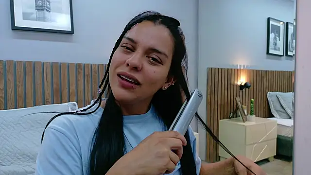 Mia Bellefort online show from February 11, 2026, 7:41 pm