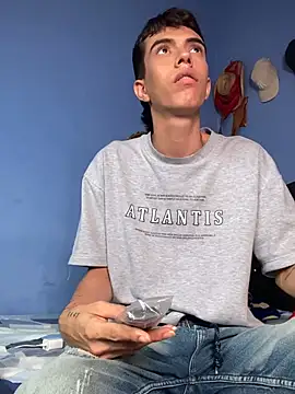 Juan Gomezz26 online show from February 2, 2026, 10:19 pm