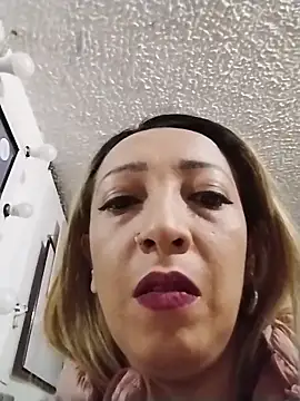 Snapshot of DanaMontana chatting on February 16, 2026, 7:32 pm DanaMontana online show from February 16, 2026, 7:32 pm