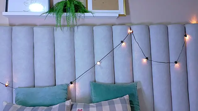 Snapshot of Miia_Anderson chatting on April 8, 2026, 12:49 pm Miia Anderson online show from April 8, 2026, 12:49 pm