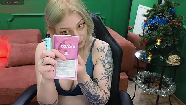 Aska Asami online show from December 16, 2025, 10:04 pm