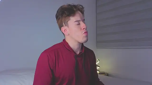 Snapshot of maxxcooper1 chatting on December 21, 2025, 5:47 am maxxcooper1 online show from December 21, 2025, 5:47 am