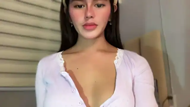 Snapshot of Annedee_ chatting on December 16, 2025, 4:45 pm Annedee online show from December 16, 2025, 4:45 pm