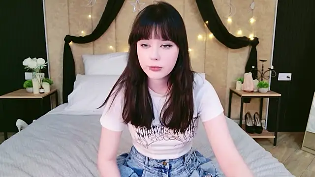 Snapshot of Ariel_Morris chatting on February 6, 2026, 8:34 pm Ariel Morris online show from February 6, 2026, 8:34 pm