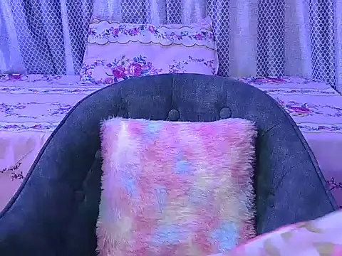 Snapshot of hey-pinky chatting on February 5, 2026, 5:23 am hey-pinky online show from February 5, 2026, 5:23 am