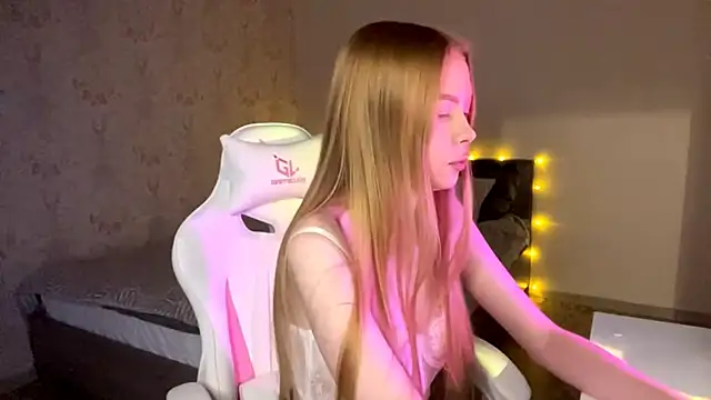 Snapshot of LumiSun chatting on January 14, 2026, 7:52 pm LumiSun online show from January 14, 2026, 7:52 pm