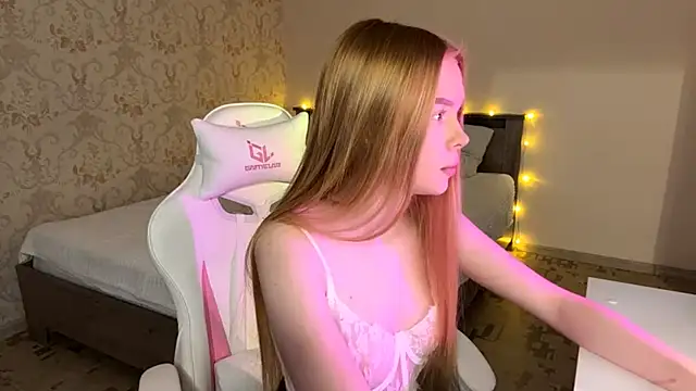 Snapshot of LumiSun chatting on January 15, 2026, 8:01 pm LumiSun online show from January 15, 2026, 8:01 pm