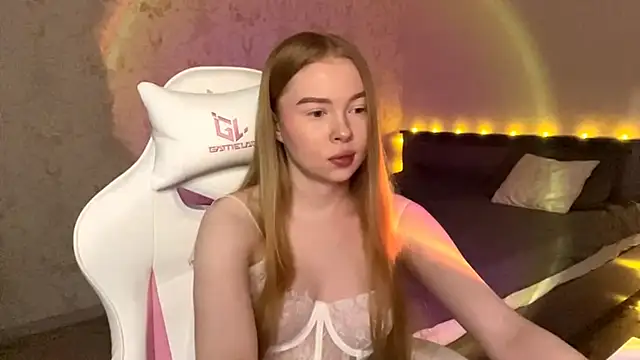 Snapshot of LumiSun chatting on February 6, 2026, 7:17 pm LumiSun online show from February 6, 2026, 7:17 pm