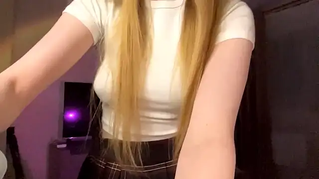 Snapshot of LumiSun chatting on February 20, 2026, 7:47 pm LumiSun online show from February 20, 2026, 7:47 pm