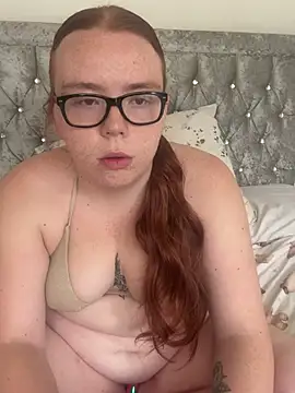 Snapshot of AnnieAinsx chatting on July 4, 2026, 9:48 am AnnieAinsx online show from July 4, 2026, 9:48 am