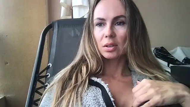 Snapshot of LeMilf chatting on February 28, 2026, 7:53 am LeMilf online show from February 28, 2026, 7:53 am