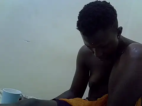 Snapshot of sweetblack_puss chatting on December 15, 2025, 7:45 am sweetblack puss online show from December 15, 2025, 7:45 am