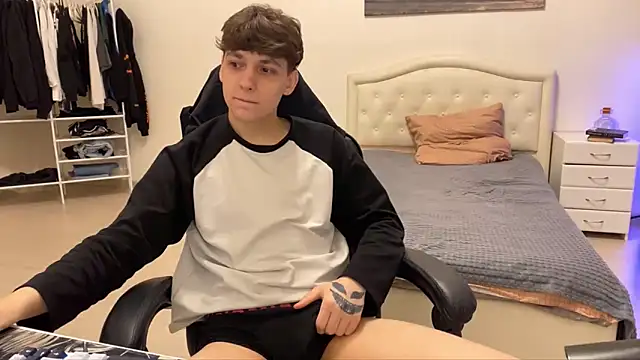 Matthew  Cooper online show from December 18, 2025, 8:15 pm