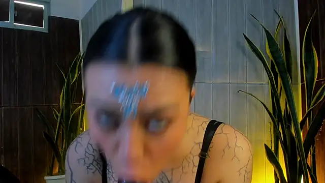 Adelaindiamond  online show from March 31, 2026, 12:27 pm