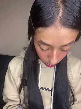 Snapshot of FOXXX_BABY chatting on March 5, 2026, 4:30 am FOXXX BABY online show from March 5, 2026, 4:30 am