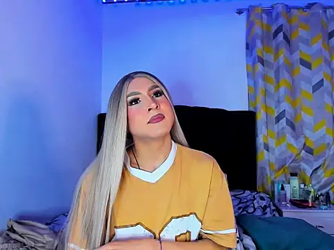 Snapshot of georgiina_giio chatting on December 22, 2025, 10:51 pm georgiina giio online show from December 22, 2025, 10:51 pm