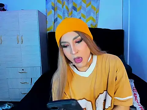 Snapshot of georgiina_giio chatting on January 19, 2026, 5:00 am georgiina giio online show from January 19, 2026, 5:00 am