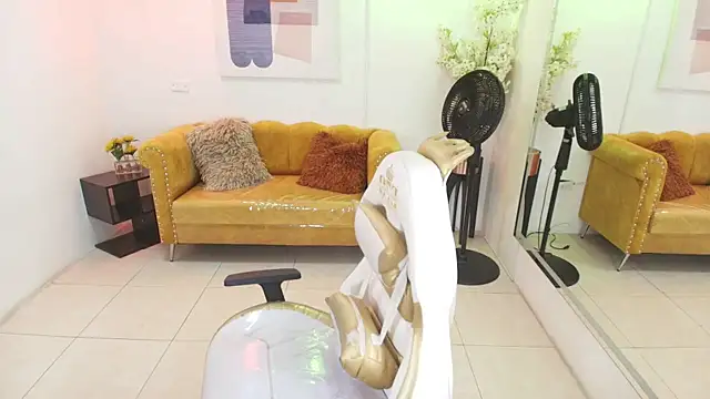 Snapshot of Carolina_cherry chatting on April 2, 2026, 12:36 pm Carolina cherry online show from April 2, 2026, 12:36 pm