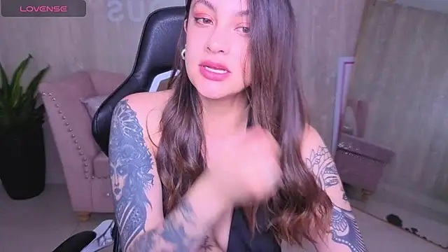Snapshot of Aria95_a chatting on April 18, 2026, 7:58 pm Aria95 a online show from April 18, 2026, 7:58 pm