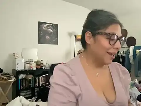 BettyWhispers online show from July 22, 2026, 6:43 pm