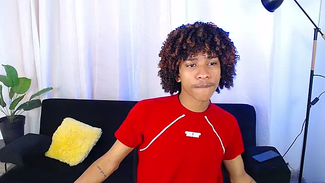 angelll18  online show from March 13, 2026, 1:29 pm