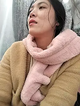 Snapshot of Maylyly_k2 chatting on December 16, 2025, 8:08 am Maylyly k2 online show from December 16, 2025, 8:08 am