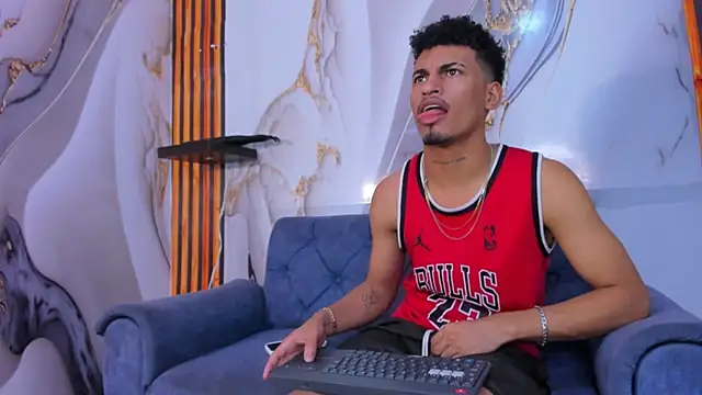 Snapshot of AresDAMM chatting on December 15, 2025, 8:13 pm AresDAMM online show from December 15, 2025, 8:13 pm