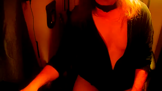 GoodGirlKelly online show from May 15, 2026, 6:09 am