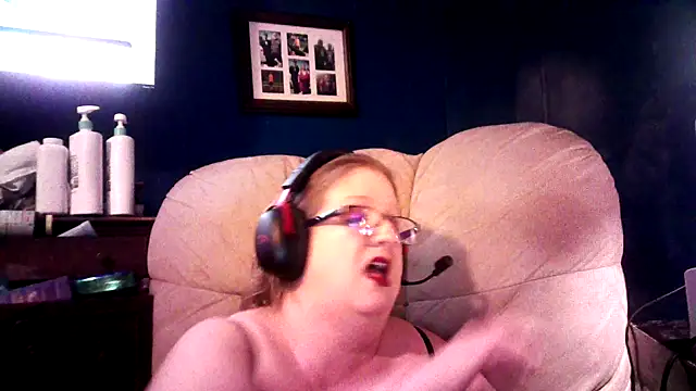 Snapshot of jade-belle chatting on February 24, 2026, 6:44 am jade-belle online show from February 24, 2026, 6:44 am