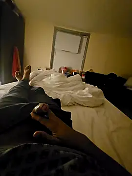 Snapshot of Gnax1 chatting on December 18, 2025, 4:46 pm Gnax1 online show from December 18, 2025, 4:46 pm