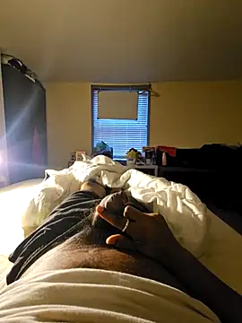 Snapshot of Gnax1 chatting on February 1, 2026, 8:13 am Gnax1 online show from February 1, 2026, 8:13 am