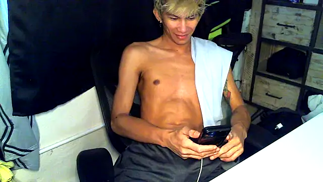 Snapshot of jhaycobXgarcia chatting on April 4, 2026, 12:31 am jhaycobXgarcia online show from April 4, 2026, 12:31 am