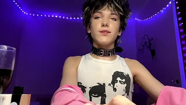 Snapshot of MilesGrays chatting on December 20, 2025, 1:34 am MilesGrays online show from December 20, 2025, 1:34 am