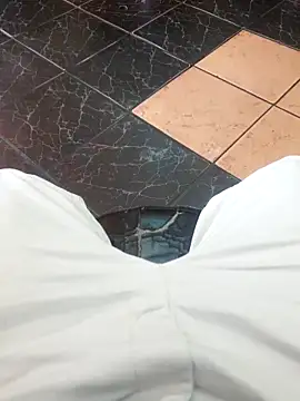 Snapshot of M8ygcthf3 chatting on February 5, 2026, 7:46 am M8ygcthf3 online show from February 5, 2026, 7:46 am