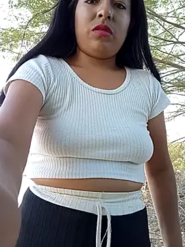 Snapshot of fabby22 chatting on December 19, 2025, 8:27 pm fabby22 online show from December 19, 2025, 8:27 pm