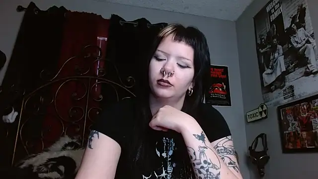 Snapshot of Bettieee_Agura chatting on June 1, 2026, 10:55 pm Bettieee Agura online show from June 1, 2026, 10:55 pm